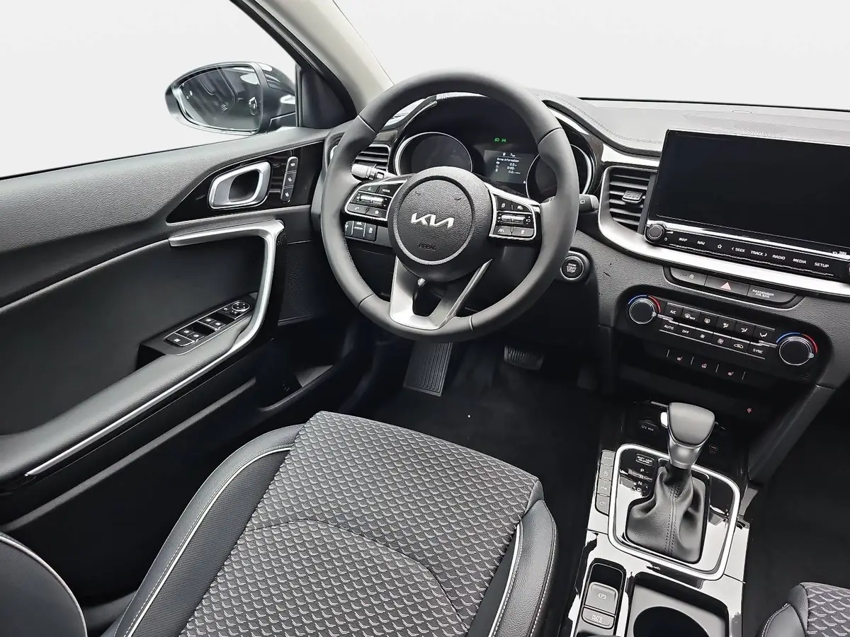 KIA CEED 1.5 T-GDI DCT7 SPIRIT TECHNOLOGIE LEDER