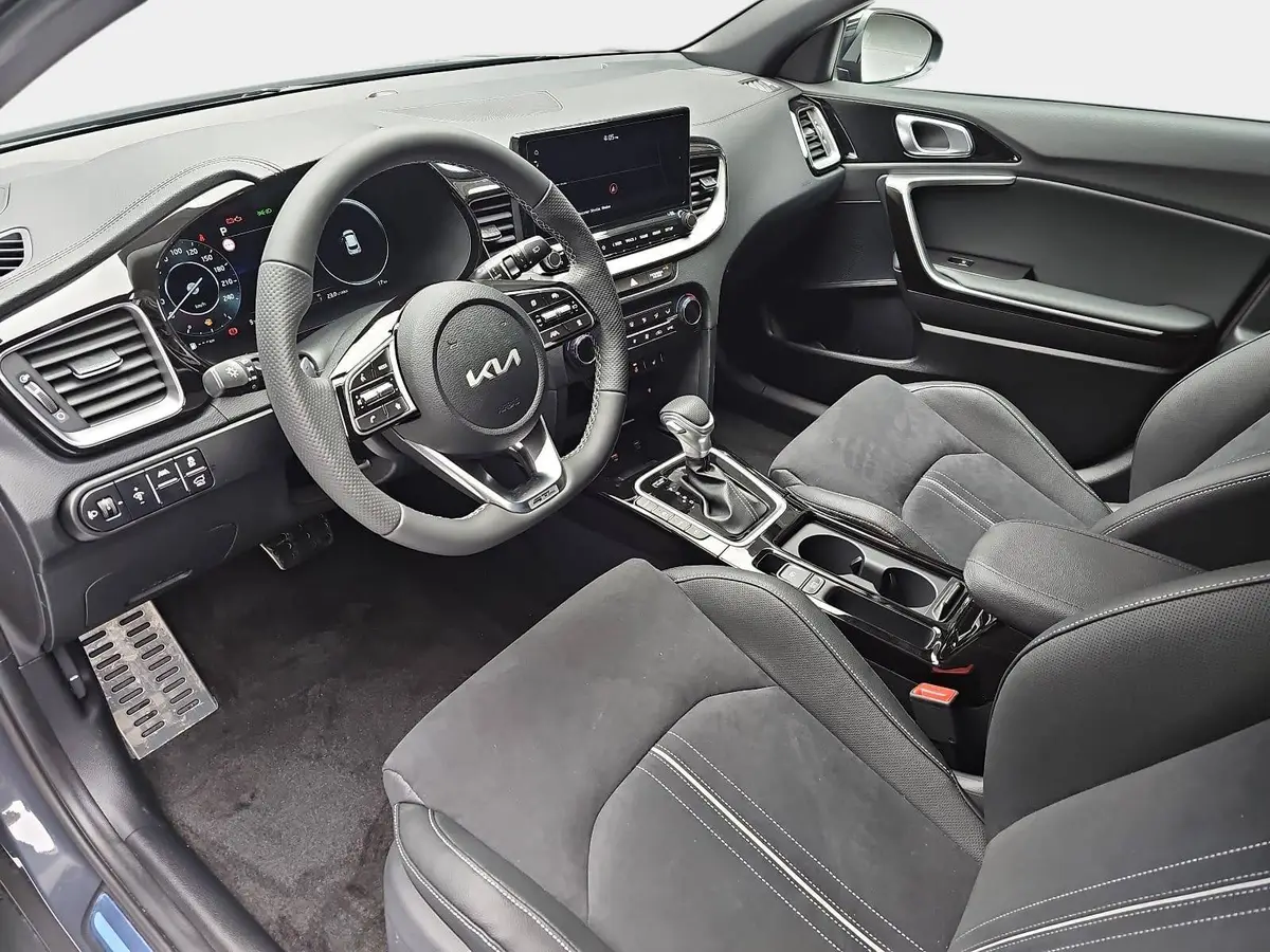 KIA XCEED 1.6 T-GDI 150 DCT GT-LINE MJ26 LEDER GLASDACH