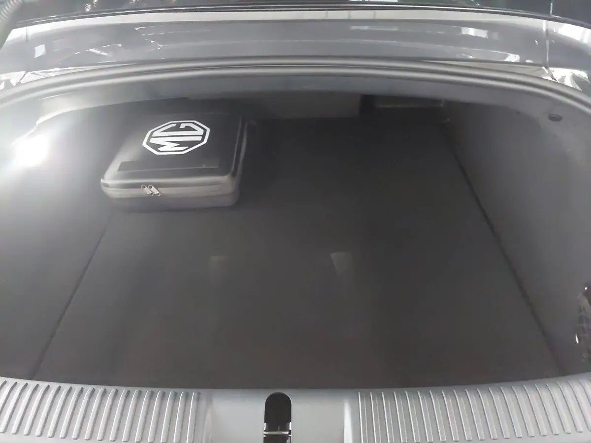 MG CYBERSTER EV 77 KWH XPOWER ALCANTARA-GRAU