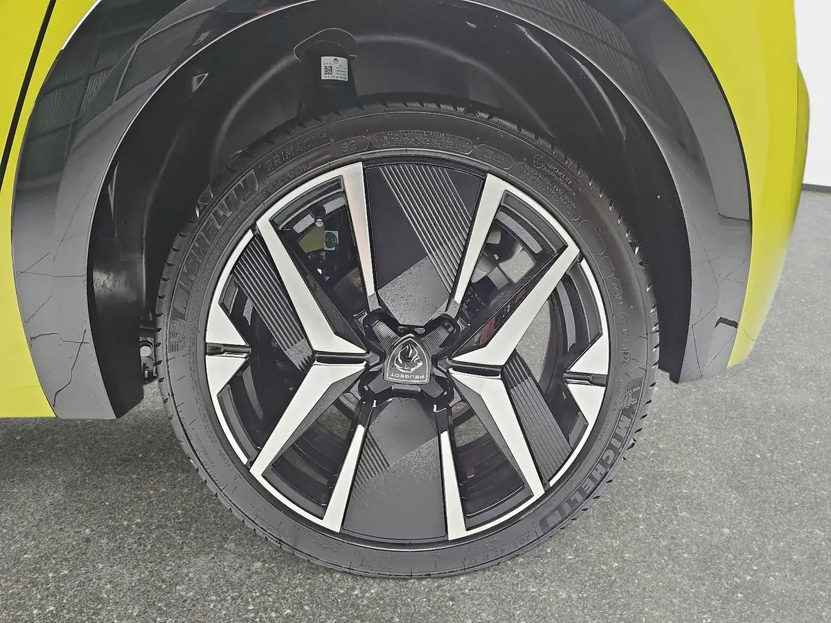 PEUGEOT 208 1.2 HYBRID 110 E-DSC6 GT KLIMA LED MIRROR-SCREEN K