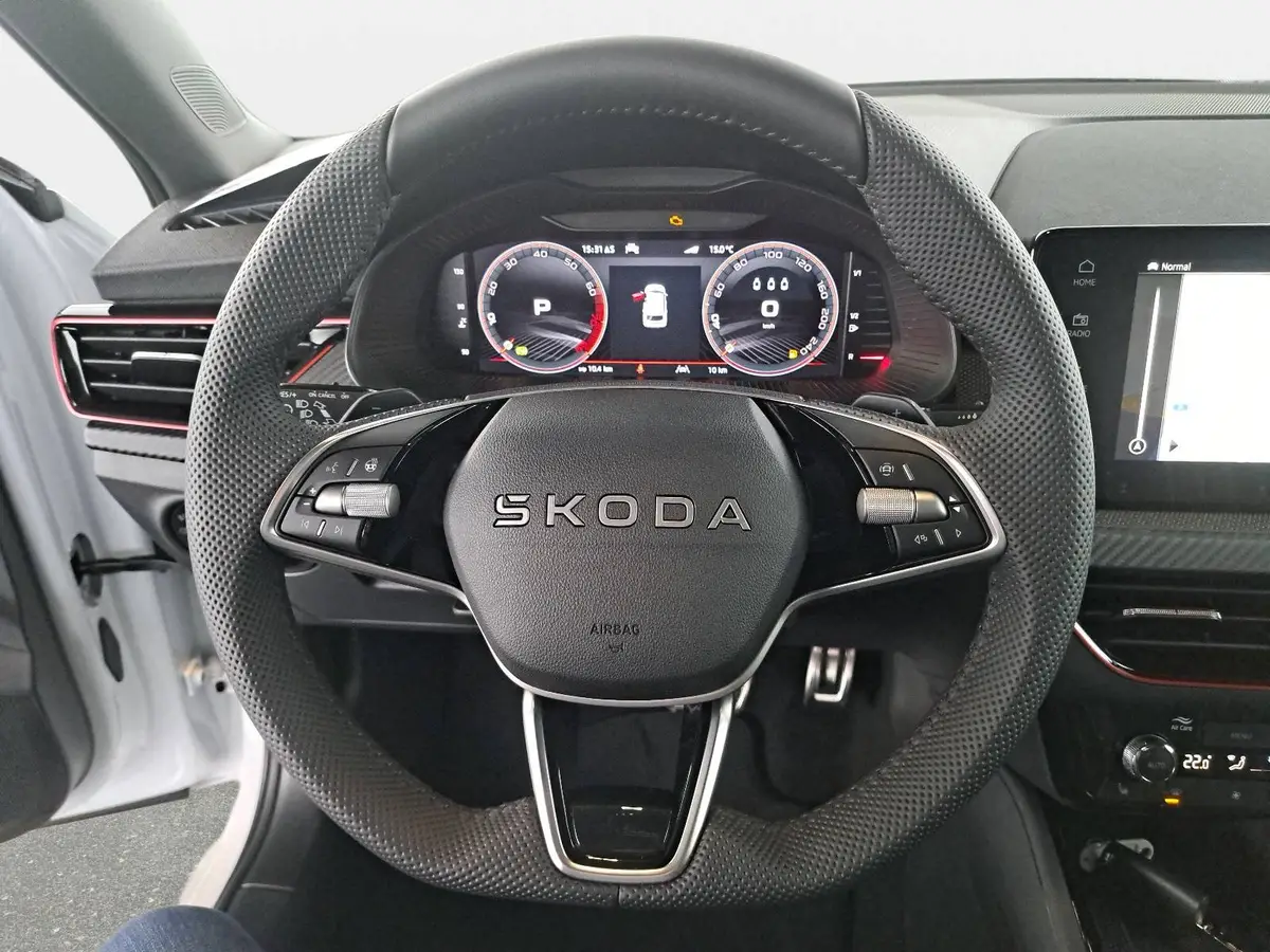 SKODA KAMIQ 1.5 TSI DSG MONTE CARLO NAVI MATRIX-LED PANO WINTE