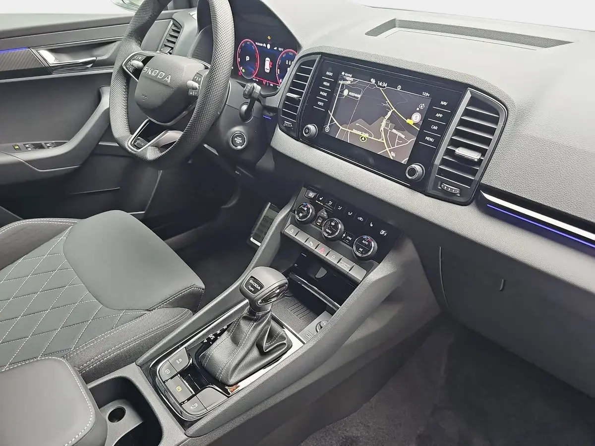 SKODA KAROQ 2.0 TDI DSG SPORTLINE 4X4 WINTER AHK