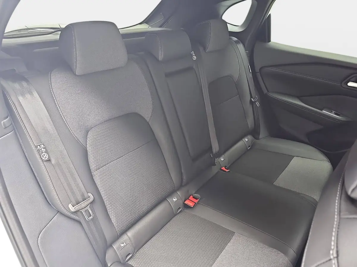 NISSAN QASHQAI 1.3 DIG-T XTRONIC N-CONNECTA PANO WINTER