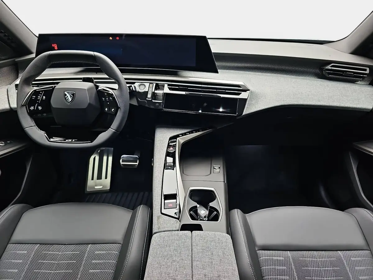 PEUGEOT 5008 1.2 HYBRID 145 E-DSC6 GT KLIMA LED 7-S DAB 360° AH