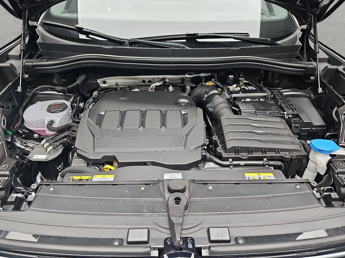 VW TIGUAN 2.0 TDI DSG R-LINE NAVI LED PANO