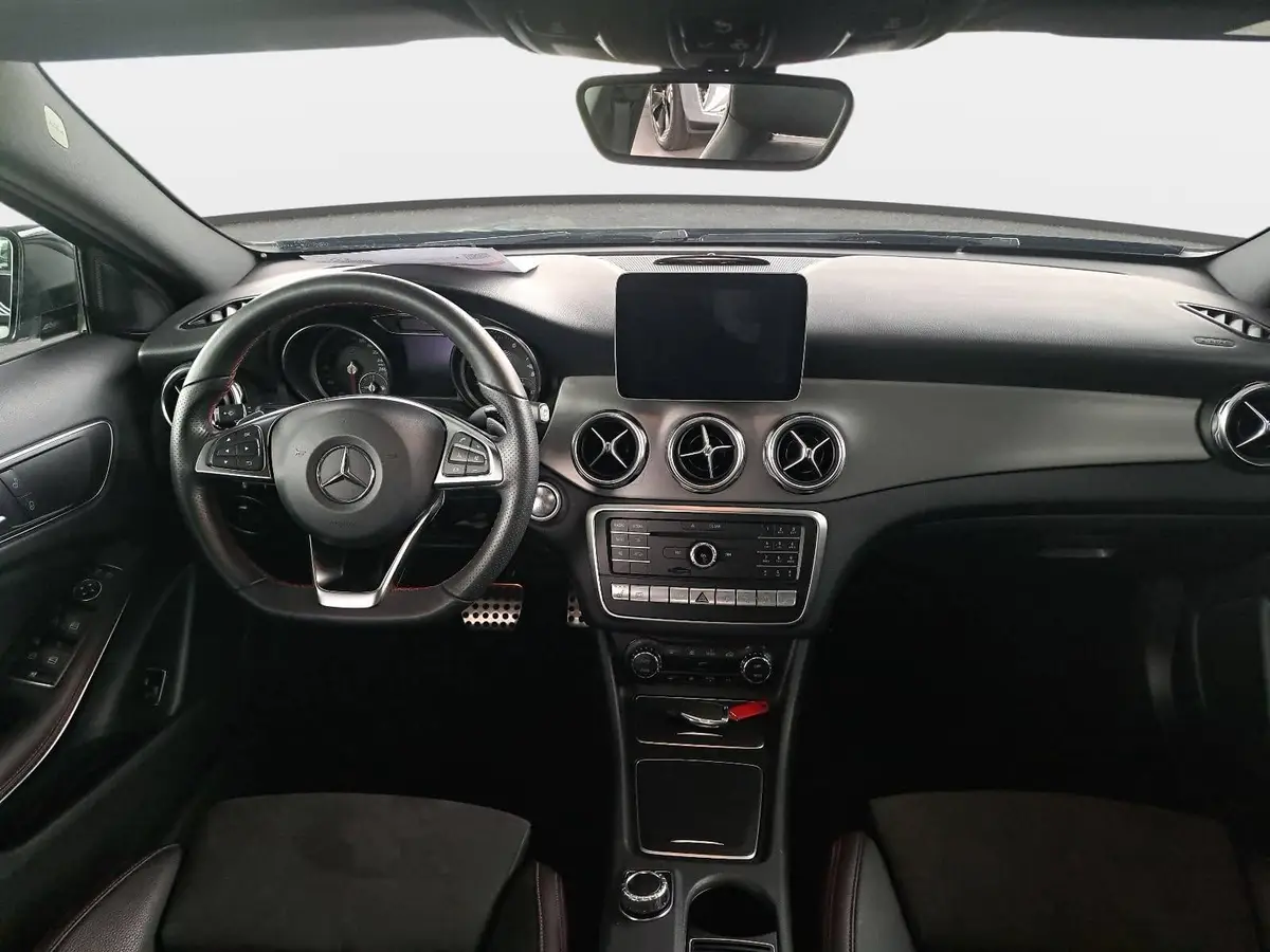 MERCEDES-BENZ GLA 250 AUTO. AMG LINE 4MATIC NAVI