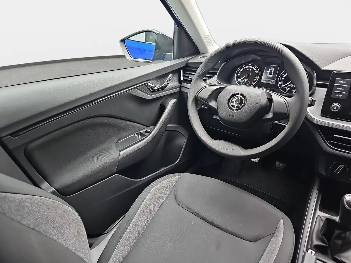 SKODA KAMIQ 1.0 TSI ACTIVE KLIMA LED SITZHEIZUNG PDC DAB+