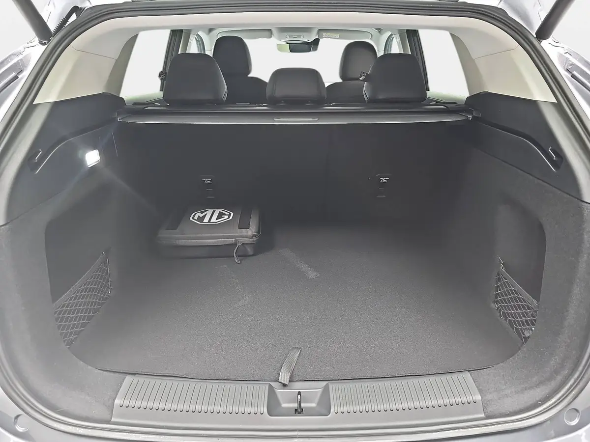 MG HS 1.5 PLUG-IN-HYBRID LUXURY LEDER 360-GRAD-KAMERA 19-ZOLL-LM