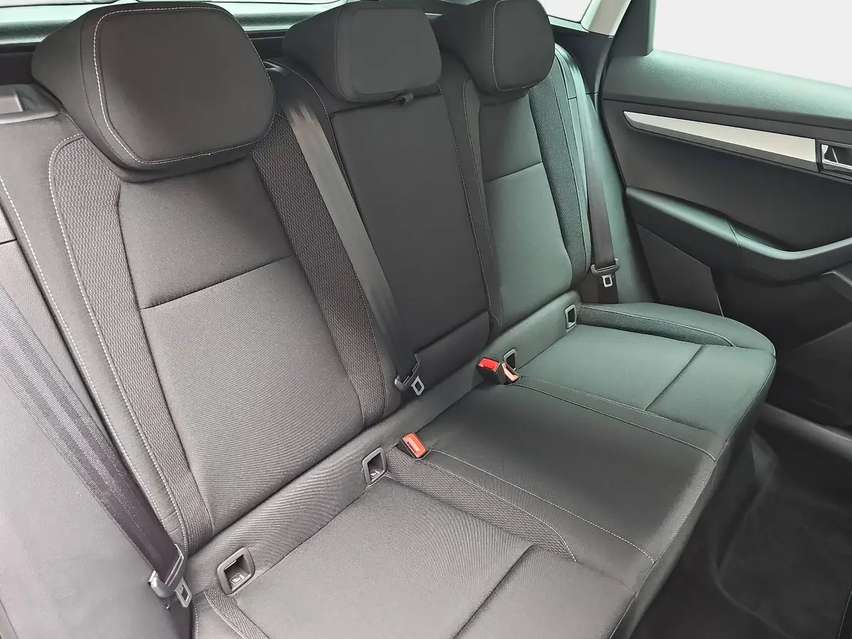 SKODA KAROQ 1.5 TSI DSG SELECTION NAVI LED ACC WINTER KAMERA A