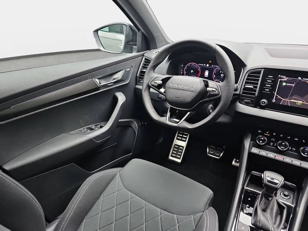 SKODA KAROQ 1.5 TSI DSG SPORTLINE NAVI LED-MATRIX PANO WINTER 