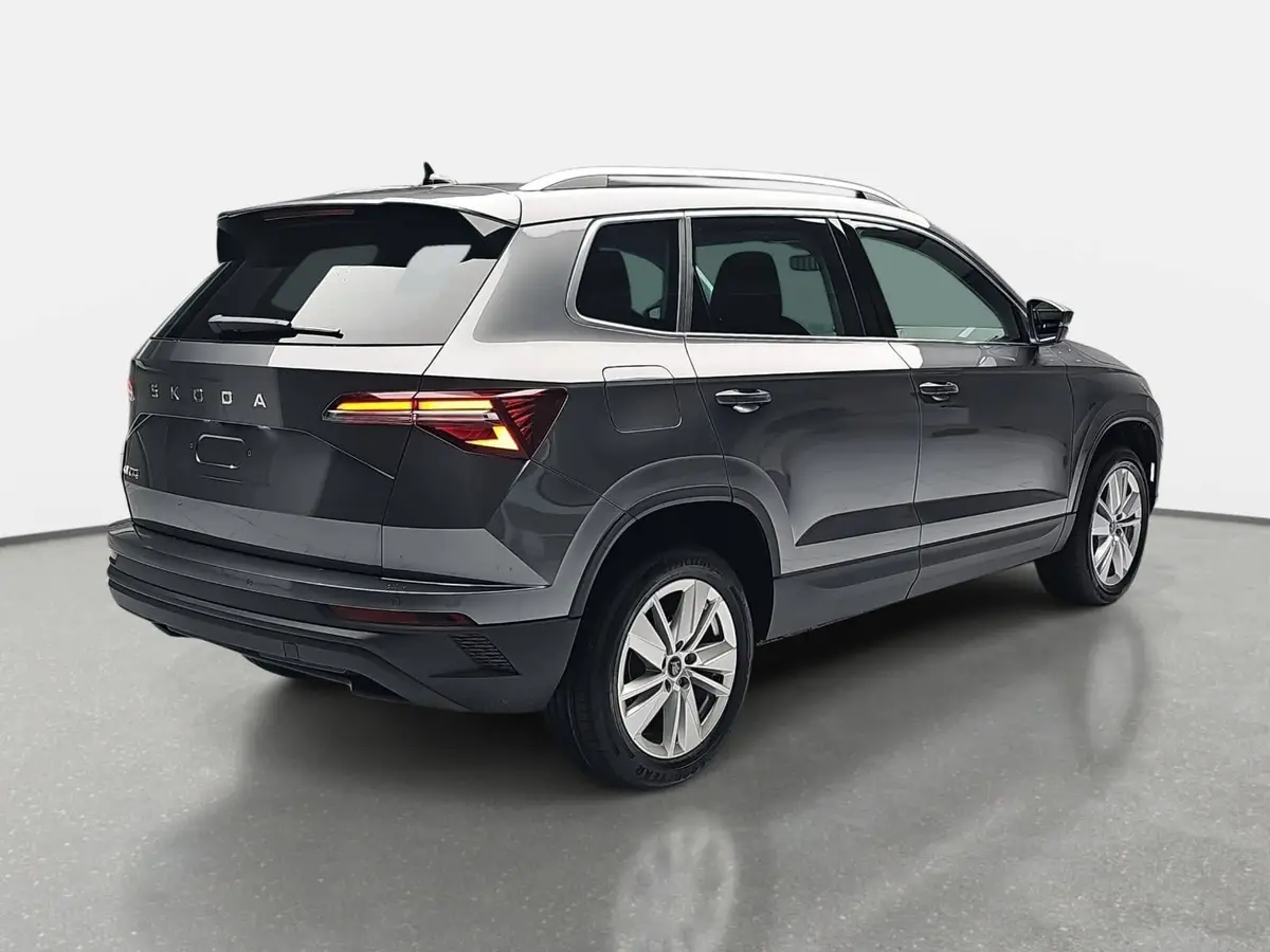 SKODA KAROQ 1.5 TSI DSG SELECTION LED ACC AHK