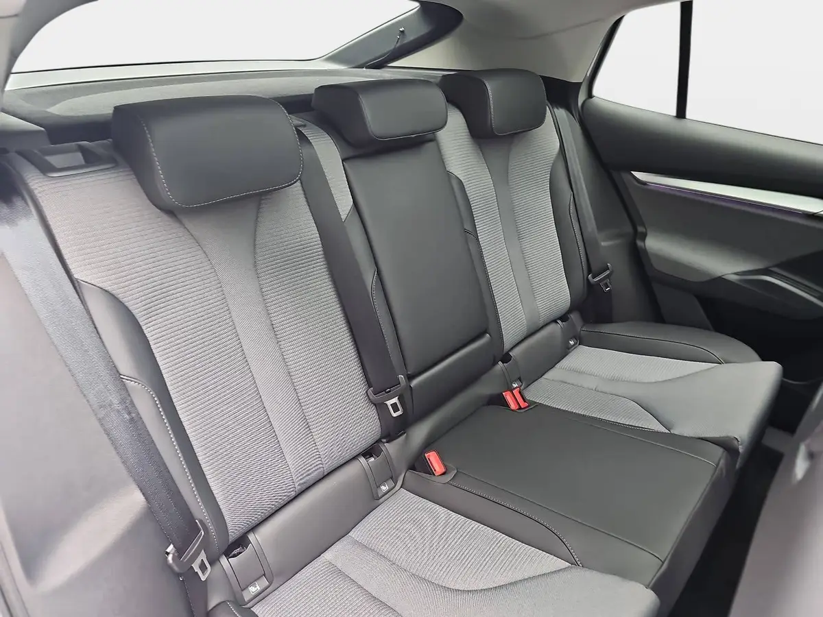 SKODA ENYAQ COUPE 85 SELECTION 82KWH AHK PANO