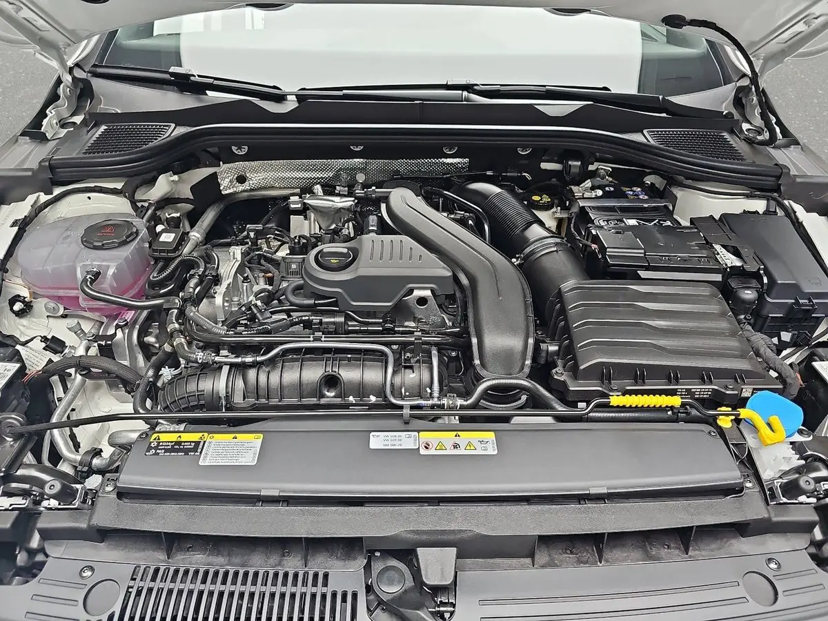 VW GOLF 1.5 ETSI DSG VIII R-LINE NAVI MATRIX-LED