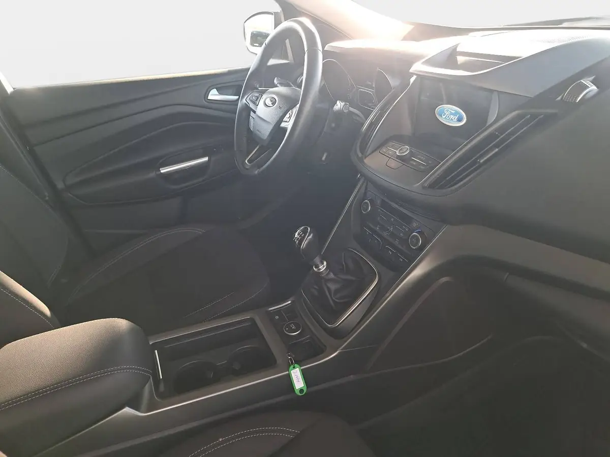 FORD KUGA 1.5 ECOBOOST 4X2 NAVI WINTER PDC LM17