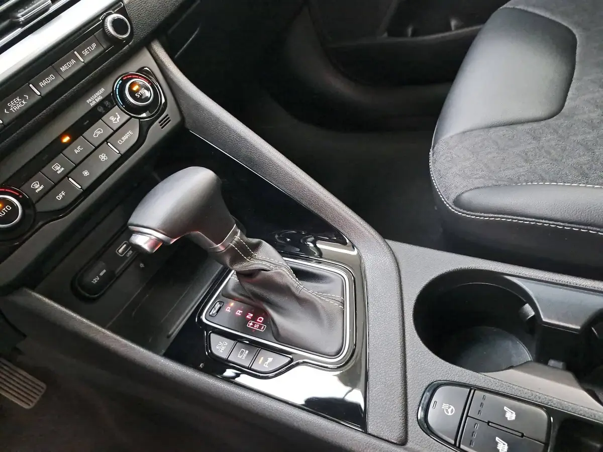 KIA NIRO 1.6 GDI PHEV DCT VISION KLIMA NAVI DAB SITZH. WINTER LM