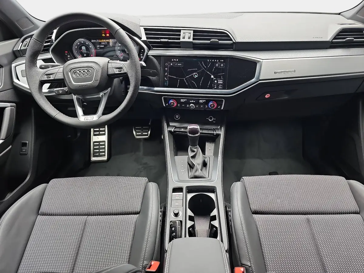 AUDI Q3 35 TFSI S-TRONIC S LINE NAVI LED PANO ACC BLACK+ K