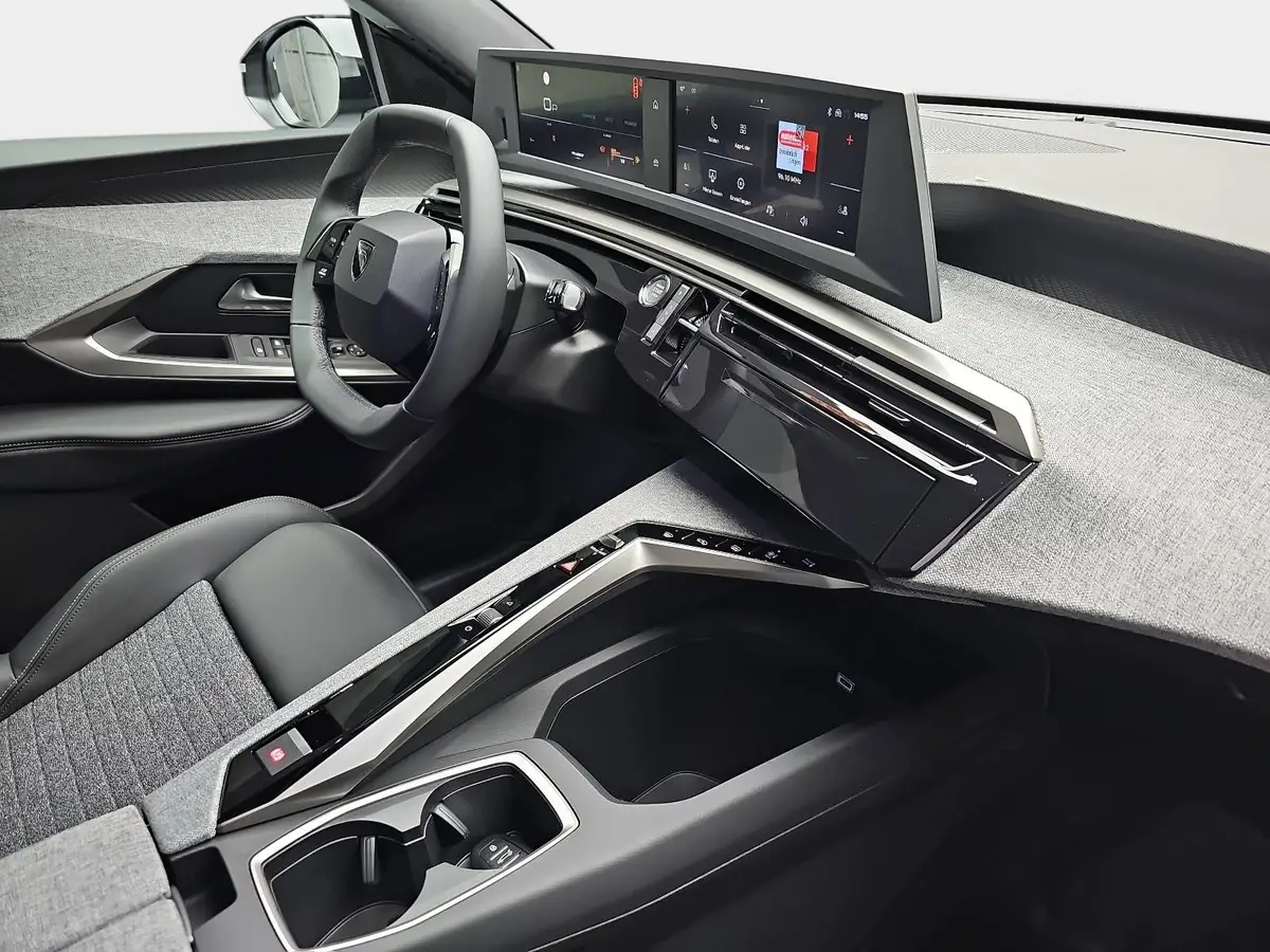 PEUGEOT 5008 1.2 HYBRID 145 E-DSC6 ALLURE KLIMA LED 7-S DAB 360