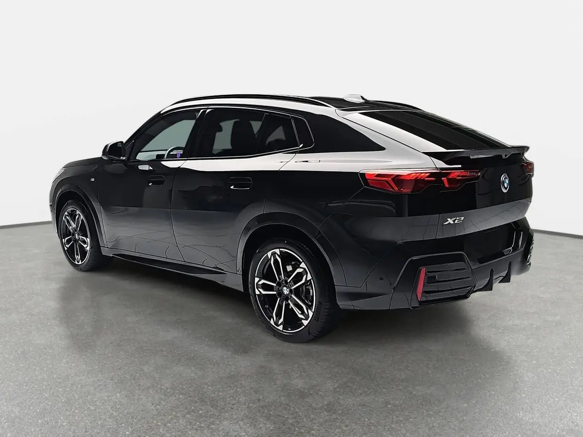 BMW X2 SDRIVE 18D AUTO. M SPORT NAVI LED ACC PANO KAMERA 