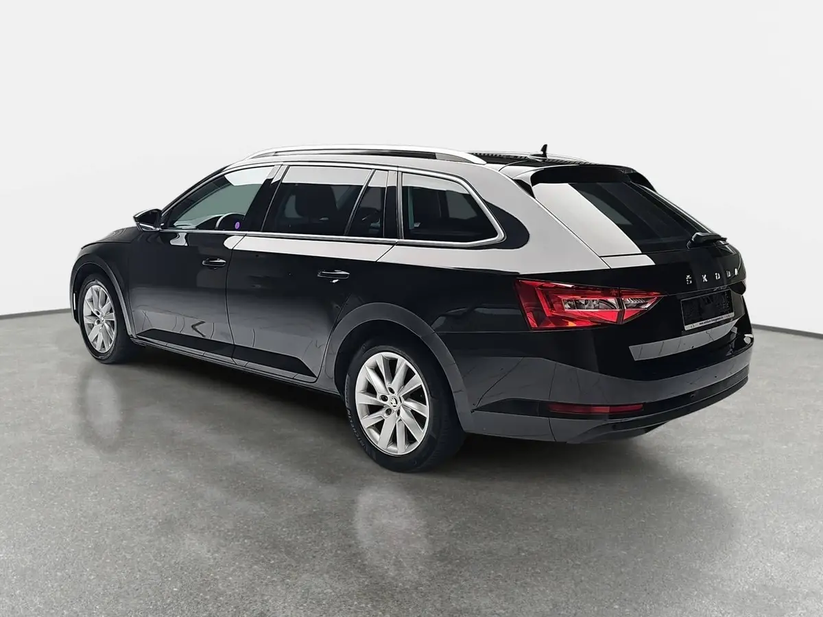 SKODA SUPERB COMBI 2.0 TDI DSG STYLE NAVI LED AHK