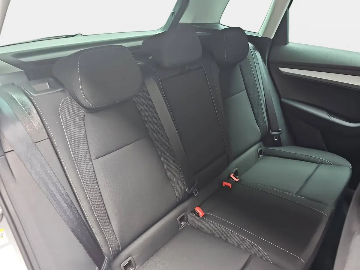 SKODA KAROQ 1.5 TSI DSG SELECTION LED AHK WINTER