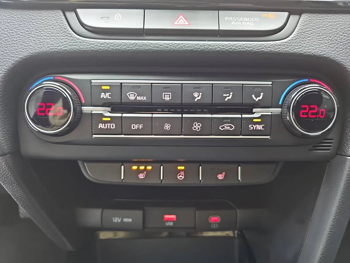 KIA CEED 1.5 T-GDI VISION KOMFORT+ SITZH.