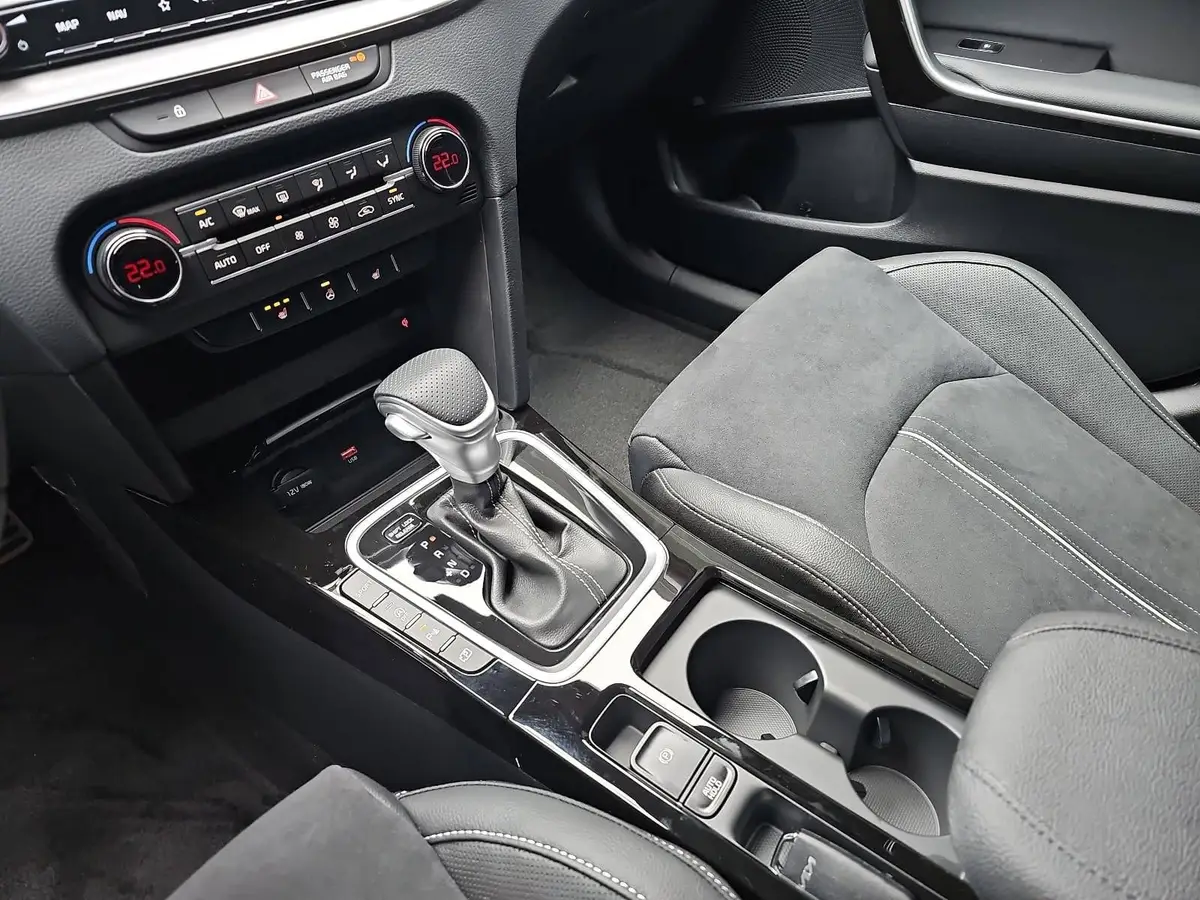 KIA XCEED 1.6 T-GDI 150 DCT GT-LINE MJ26 LEDER GLASDACH