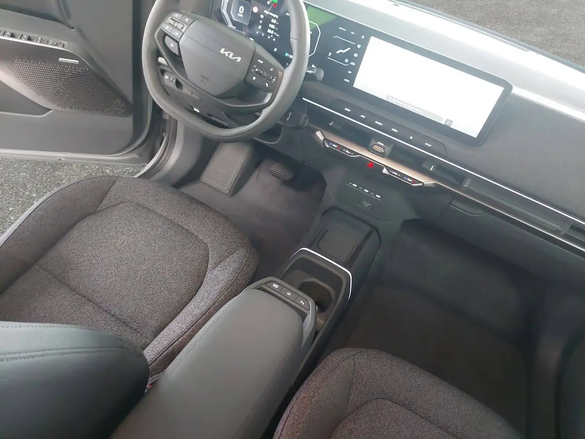 KIA EV2 61.0 KWH EARTH MJ27 4SITZE WINTER-CONNECT TECHN DRIVEWISE-PARK DESIGN