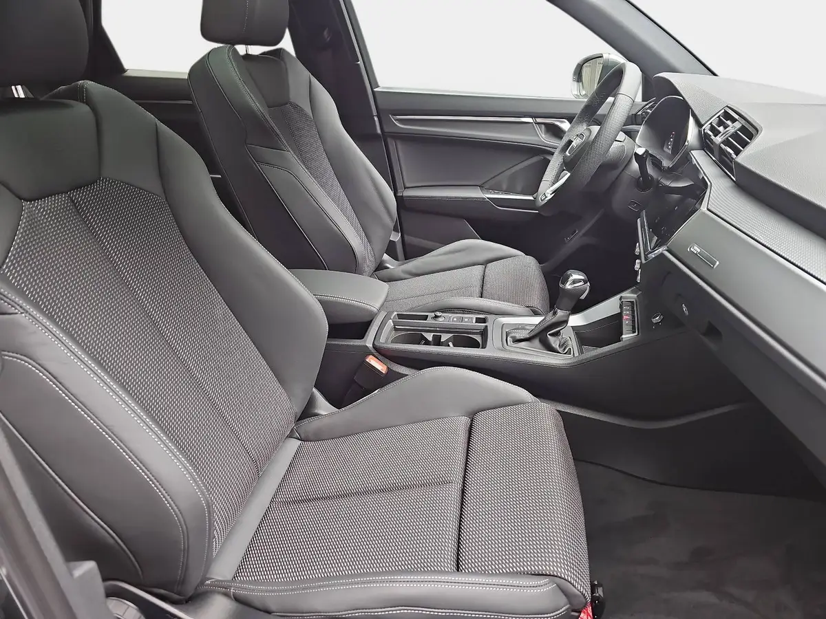 AUDI Q3 35 TDI S-TRONIC S LINE NAVI LED PANO ACC BLACK+ KA