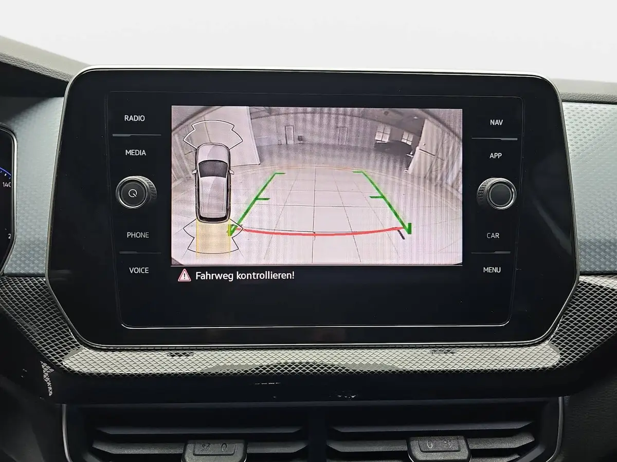 VW T-CROSS 1.0 TSI GOAL NAVI LED KLIMAAUTO ACC P-ASSIST WINTE