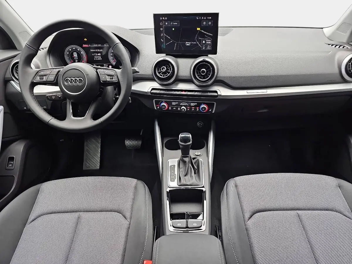 AUDI Q2 35 TFSI S-TRONIC S LINE NAVI LED ACC EL.HECKKL. WI
