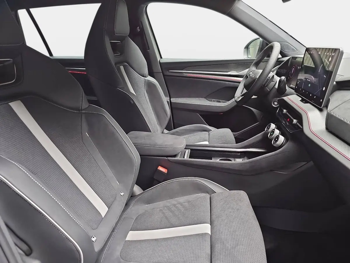 SKODA KODIAQ 2.0 TDI DSG SPORTLINE 4X4 NAVI LED ACC HUD 7-SITZE