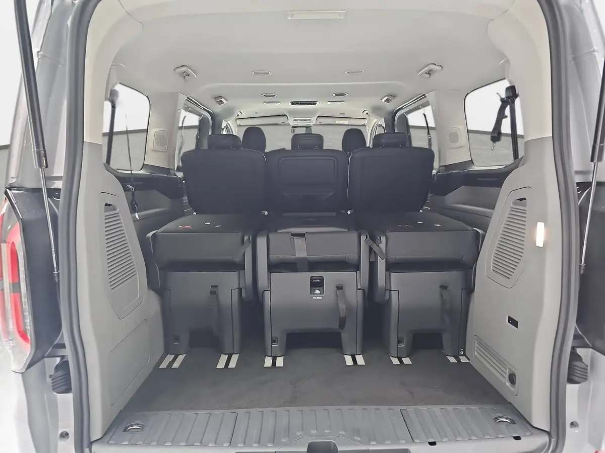 FORD TOURNEO CUSTOM 2.0 ECOBLUE AUTO. L1 TITANIUM X NAVI LED AHK