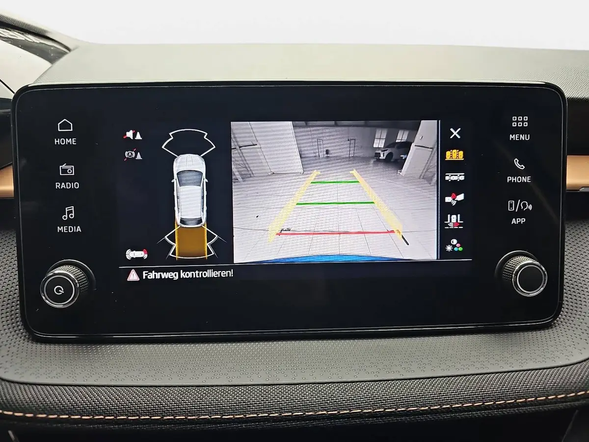 SKODA FABIA 1.0 TSI DSG 130 JAHRE PREMIUM LED KAMERA LM16