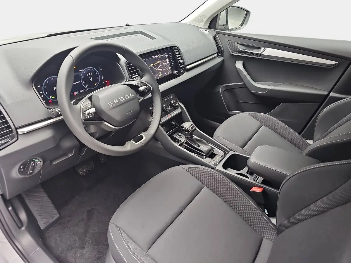 SKODA KAROQ 1.5 TSI DSG SELECTION LED AHK LM