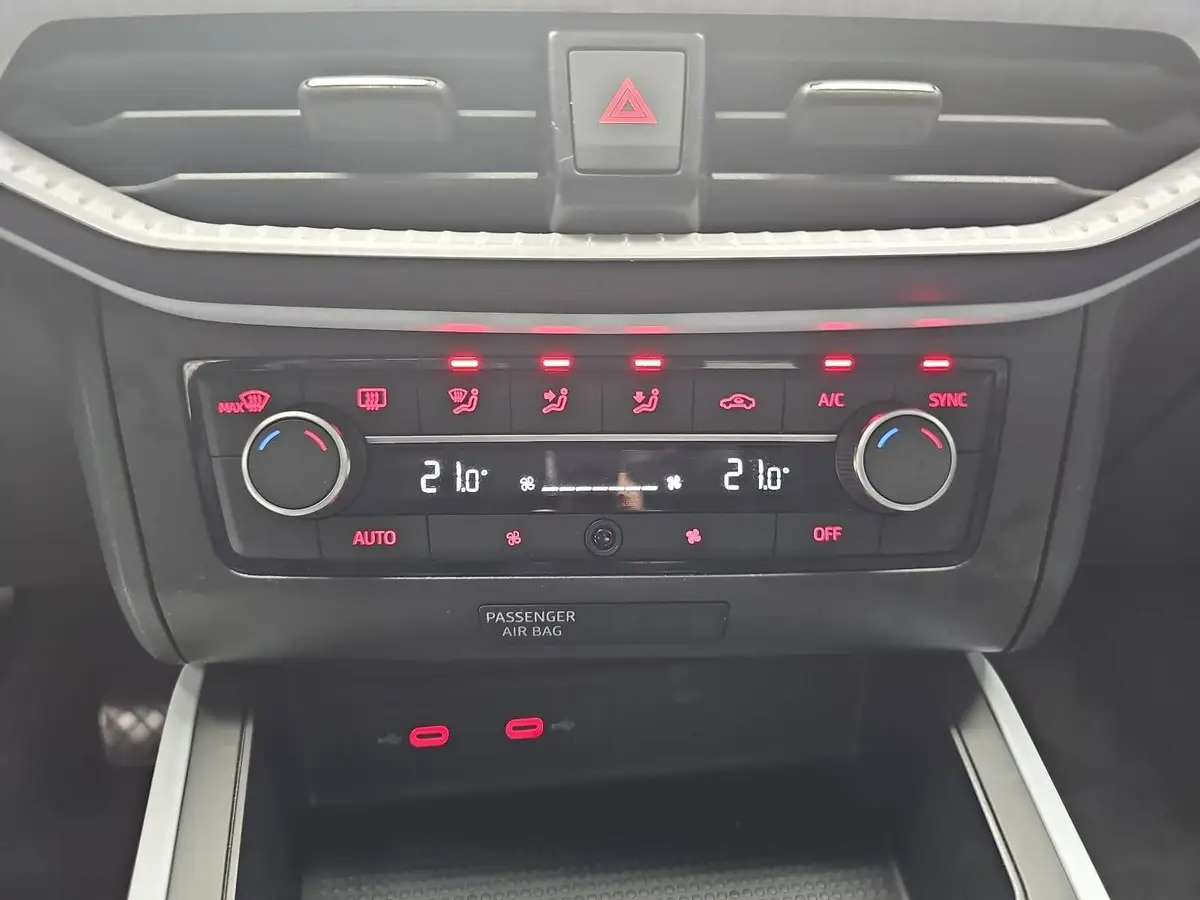 SEAT ARONA 1.0 TSI STYLE NAVI LED PDC LM16