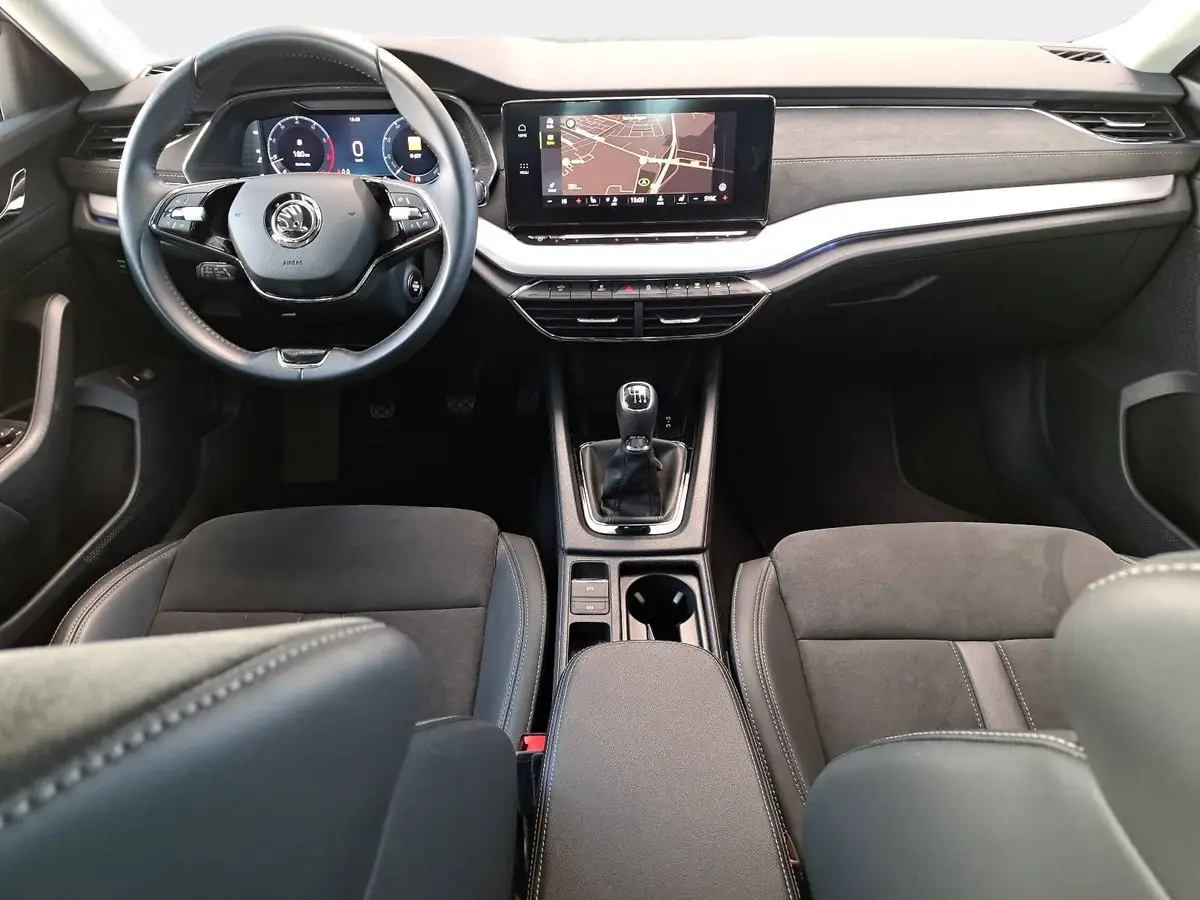 SKODA OCTAVIA COMBI 1.5 TSI ACT OPF STYLE NAVI MATRIX-LED KAMERA LM18