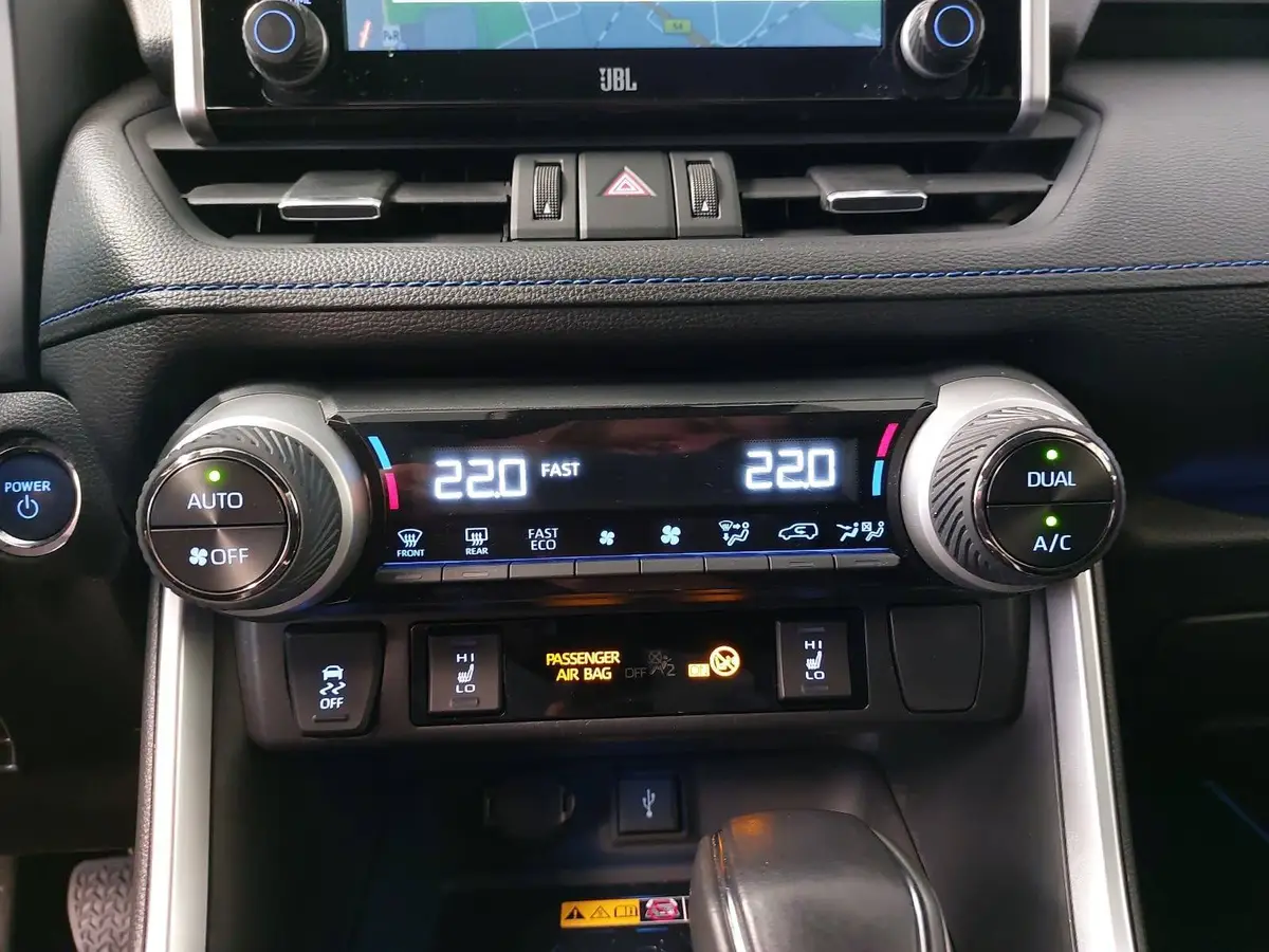 TOYOTA RAV 4 2.5 VVT-I HYBRID ECVT NAVI LED ACC WINTER PANO 360
