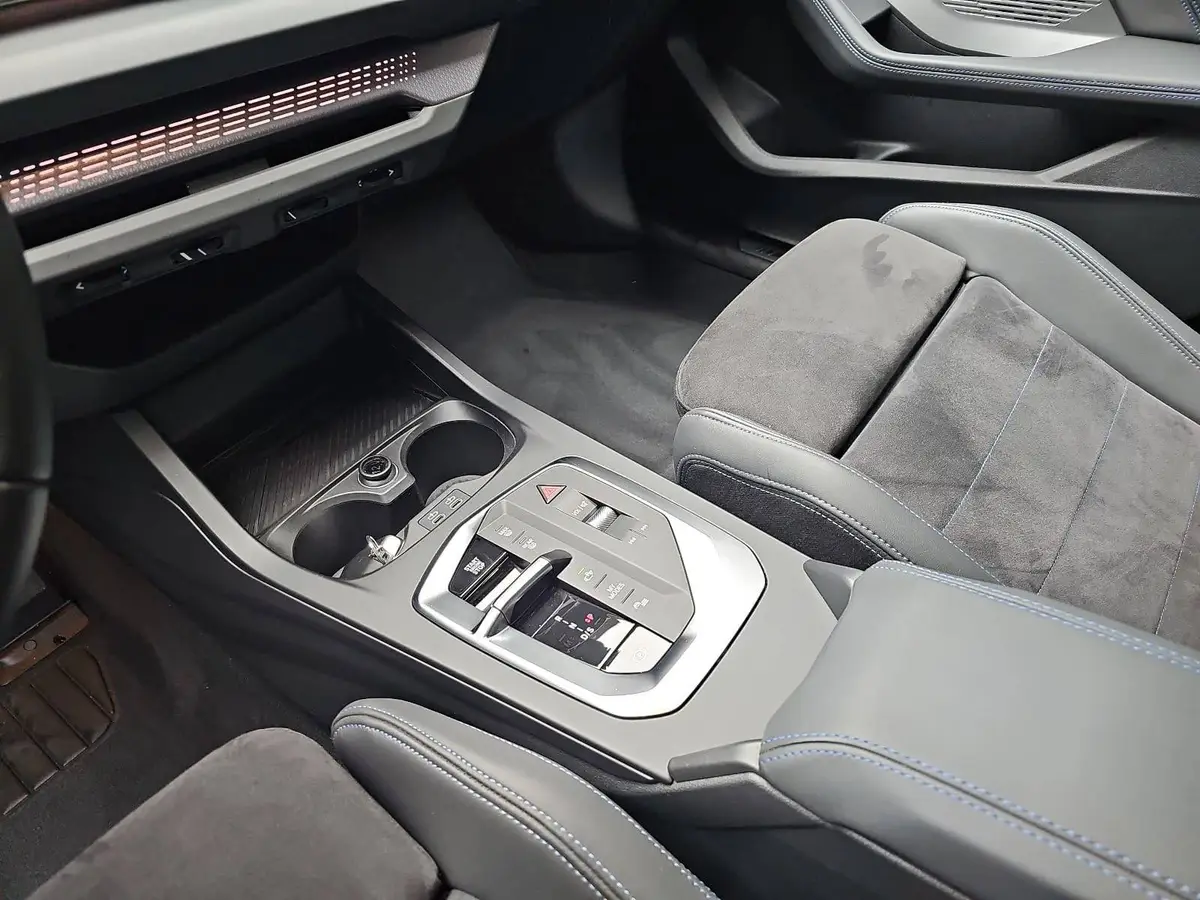 BMW 120 I M SPORT NAVI KLIMA LED SHADOW CARPLAY PANO KAME