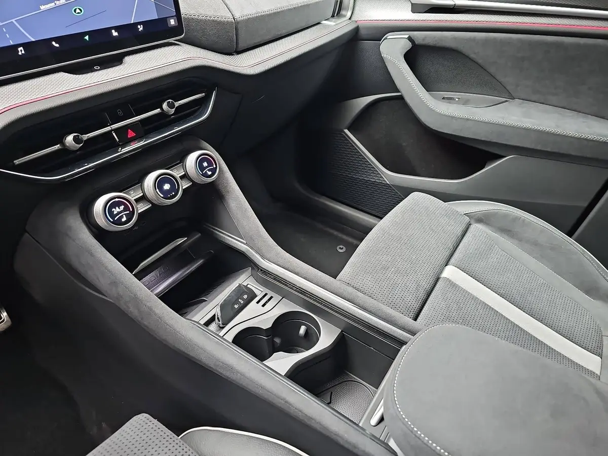 SKODA KODIAQ 2.0 TDI DSG SPORTLINE 4X4 NAVI LED ACC PANO 7S AHK