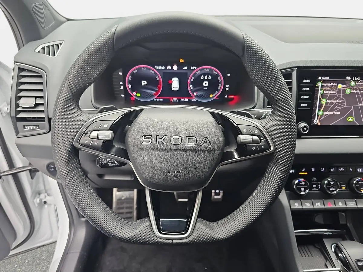 SKODA KAROQ 1.5 TSI DSG SPORTLINE NAVI LED-MATRIX PANO WINTER 