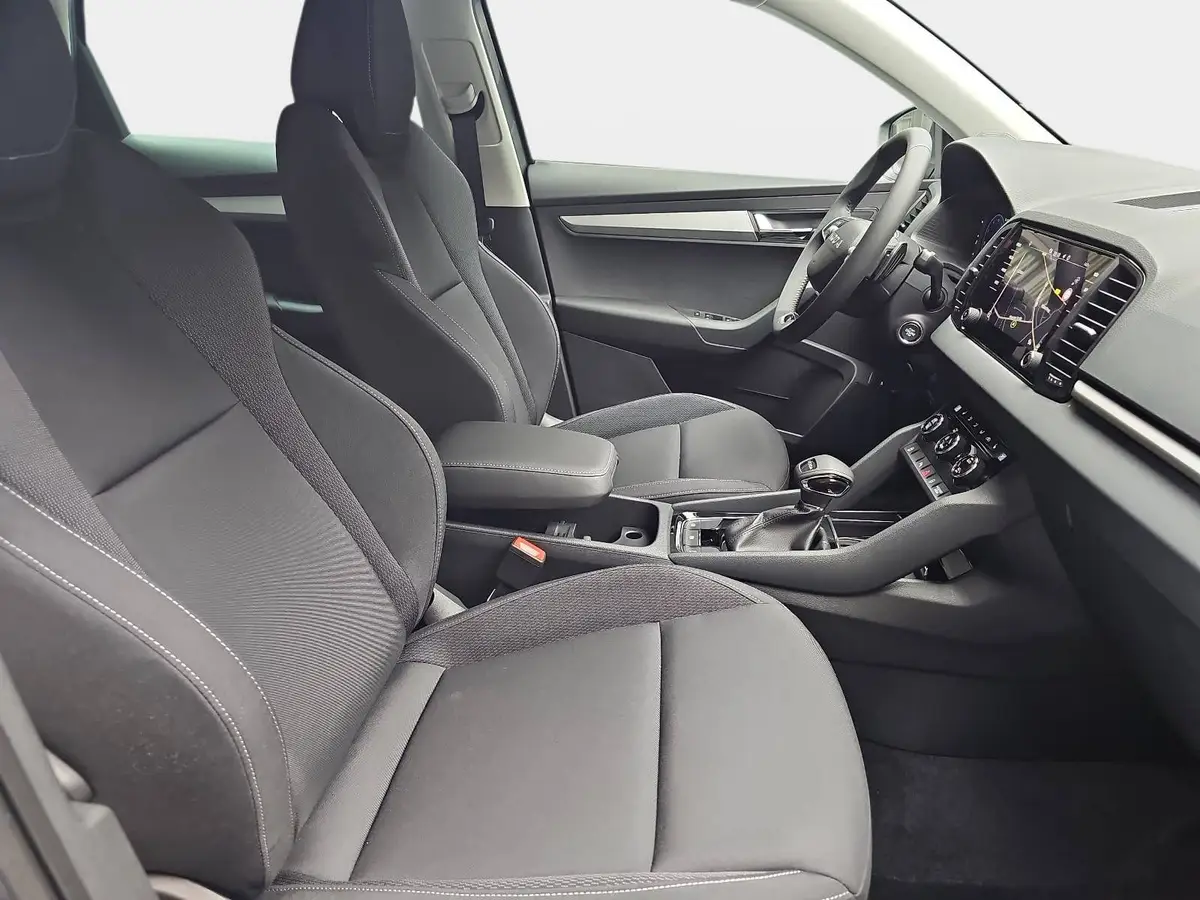 SKODA KAROQ 1.5 TSI DSG SELECTION LED ACC AHK