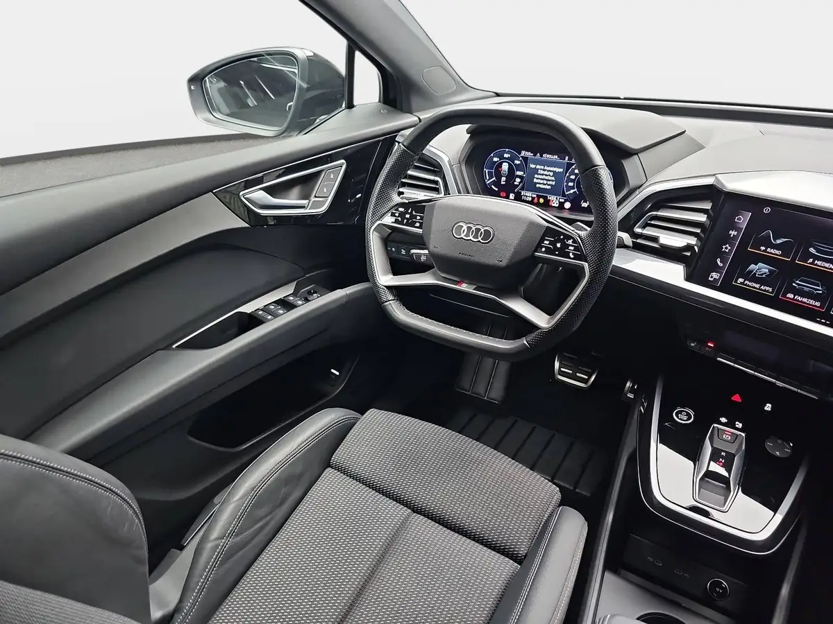 AUDI Q4 45 E-TRON S-LINE NAVI MATRIX KAMERA