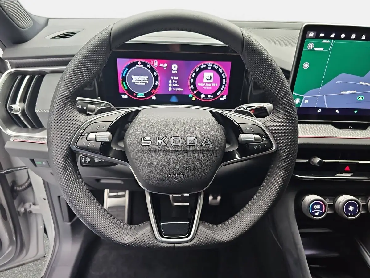 SKODA KODIAQ 1.5 TSI DSG IV PHEV SPORTLINE AHK PANO LM