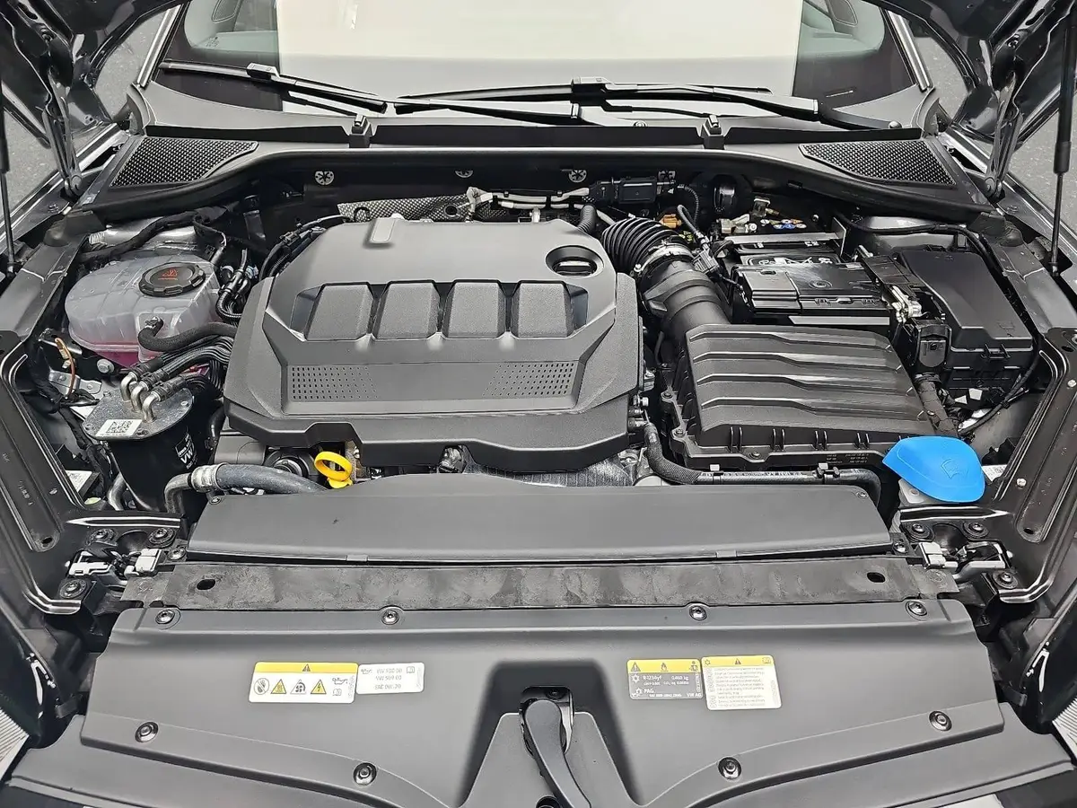SKODA OCTAVIA COMBI 2.0 TDI DSG SPORTLINE NAVI LED