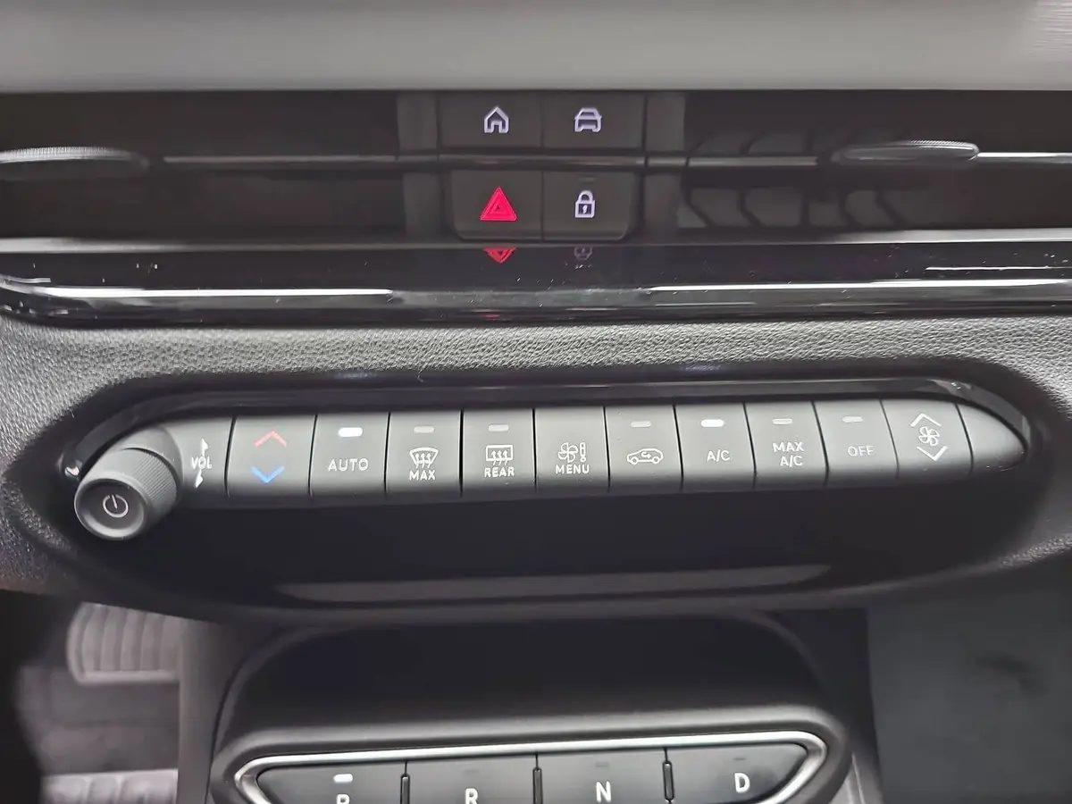 FIAT 600 1.2 T3 HYBRID DCT BUSINESS EDITION MJ26 ALLWETTERREIFEN