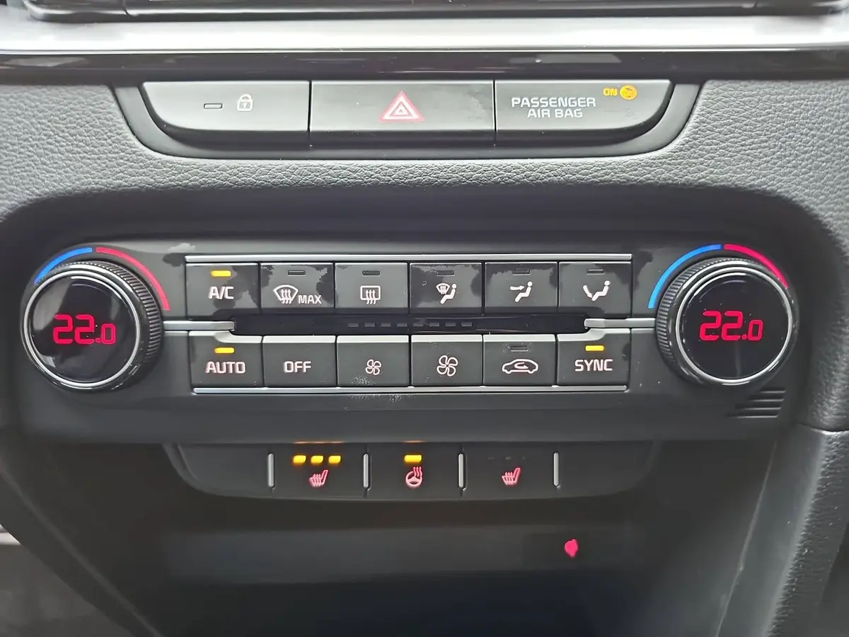 KIA CEED SW 1.5 T-GDI DCT7 GT-LINE TECHNOLOGIE LEDER PERFORMANCE