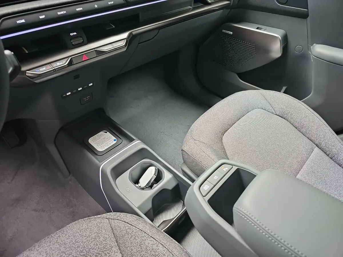 KIA EV2 42.2 KWH EARTH MJ27 4SITZE WINTER-CONNECT TECHN DRIVEWISE-PARK DESIGN