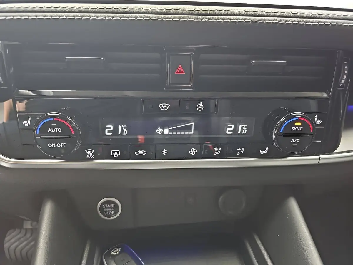 NISSAN QASHQAI 1.3 DIG-T MHEV X-TRONIC N-CONNECTA 4WD WINTER
