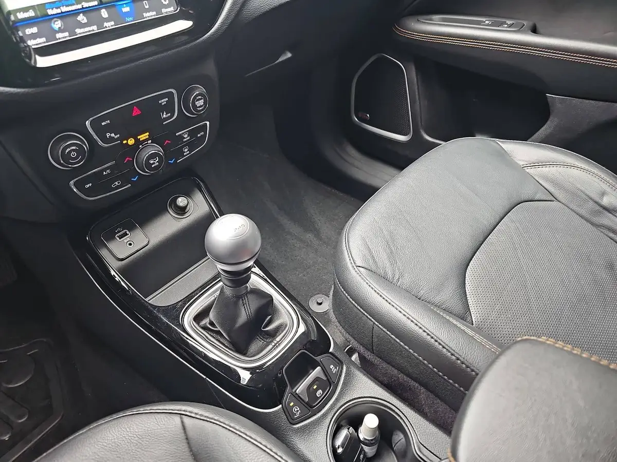 JEEP COMPASS 1.4 MULTIAIR 2WD LIMITED AHK NAVI XENON WINTER PDC AHK LM19