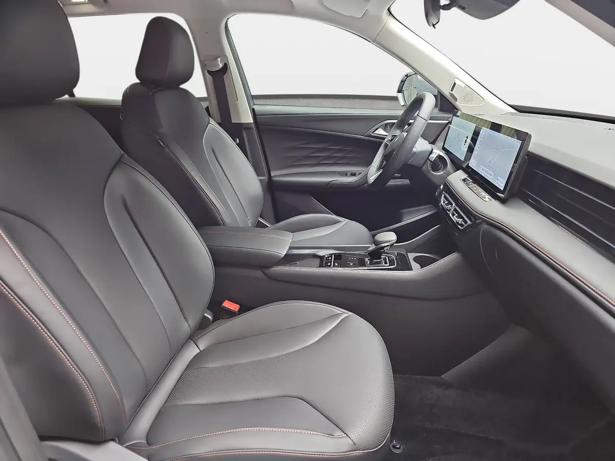 MG HS 1.5 PLUG-IN-HYBRID LUXURY LEDER 360-GRAD-KAMERA 19-ZOLL-LM